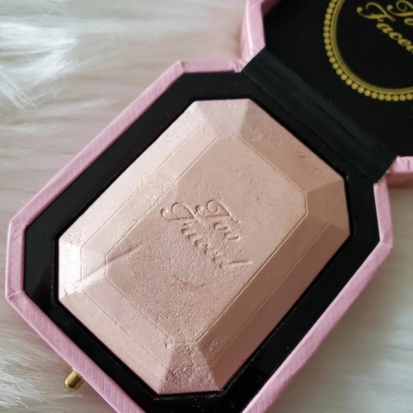 Too faced diamond highlighter - Picture 4 of 5